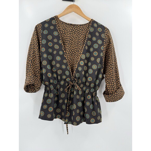 VINTAGE 80'S LESLIE FAY WOMEN'S BLACK/GOLD  MEDALLION BLOUSE SIZE PETITE 8 EUC - Picture 7 of 8